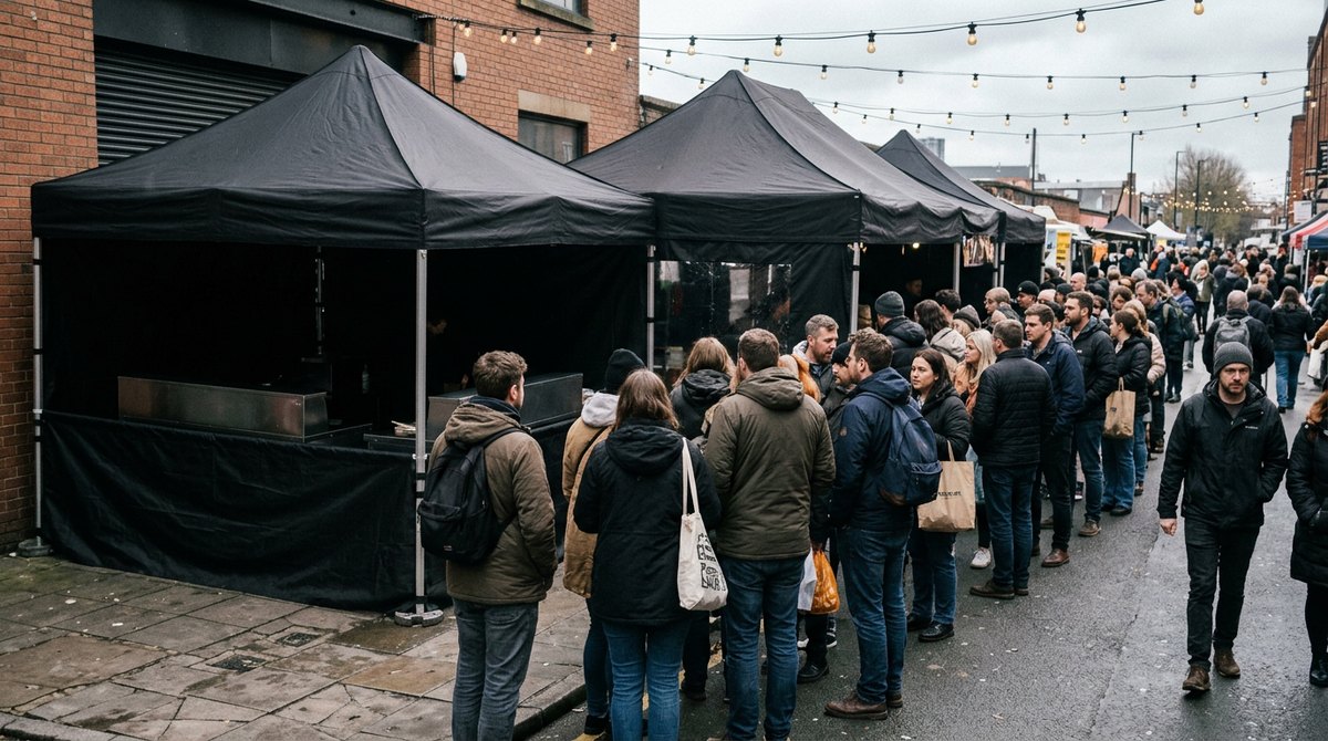 Shoppers queuing at one busy market stall while the next stands empty, an everyday example of social influence in GCSE Psychology